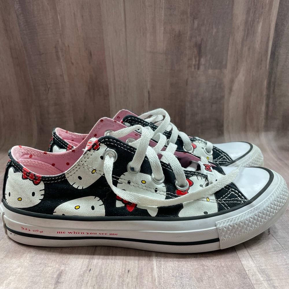 Hello Kitty converse